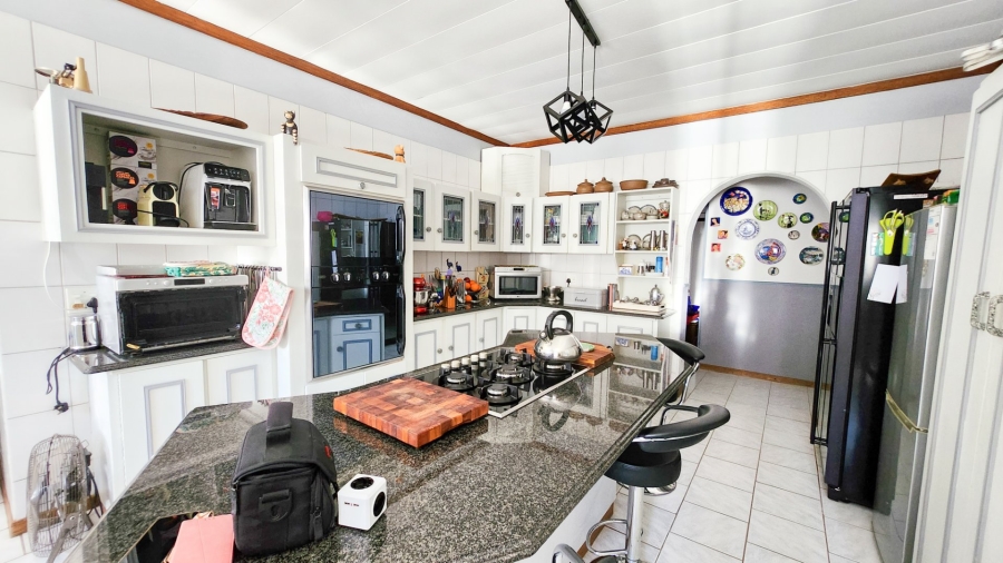 4 Bedroom Property for Sale in Wilkoppies North West